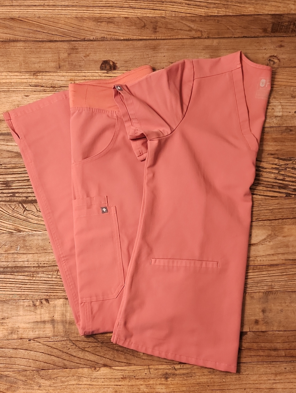 Figs 'Pink' Scrub Set